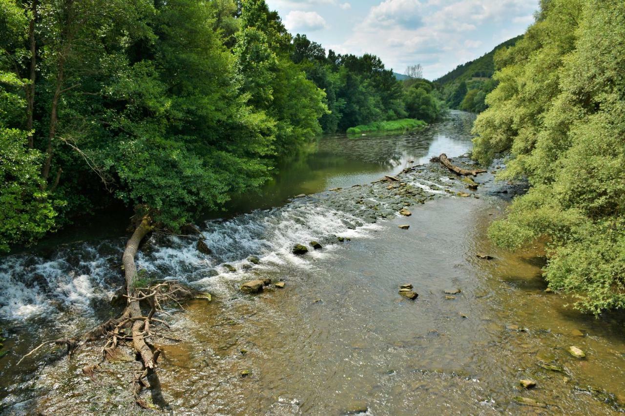 Къща Край Реката/ House By The River Vetrintsi Dış mekan fotoğraf